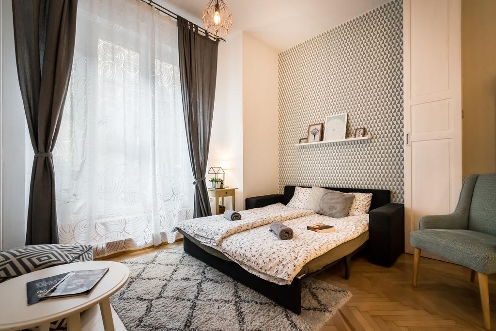 Bpr Charming Design Apartment With Balcony, A/C Budapest Kültér fotó